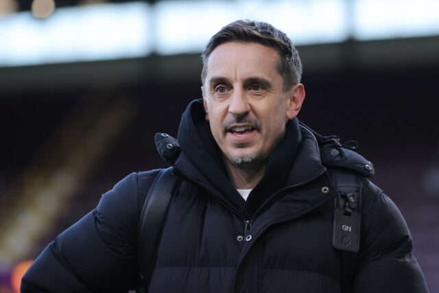 O Man Utd pode enfrentar a disputa pelo título da Premier League se três fatores de 'chance certa' se concretizarem, afirma Gary Neville
