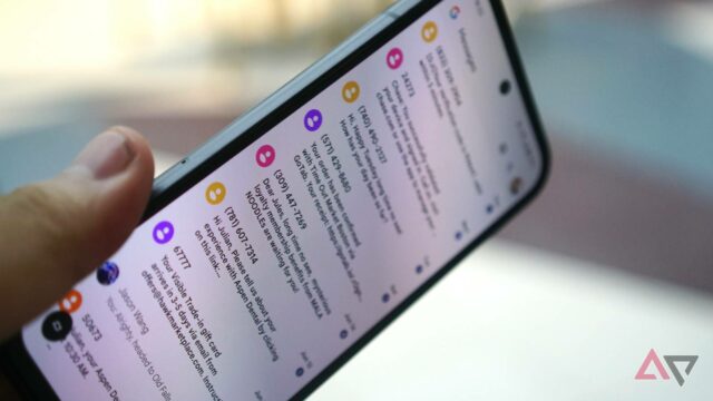 O Mensagens do Google recebe uma pequena mudança que o O ícone do Mensagens do Google na tela inicial de um Samsung Galaxy S23+.