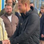 O Príncipe Harry chegou à Ucrânia para uma visita não anunciada a Kiev