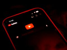 O YouTube está solicitando aos usuários que habilitem o histórico de exibição. Aqui está a solução alternativa. Captura de tela de uma página inicial do YouTube em branco