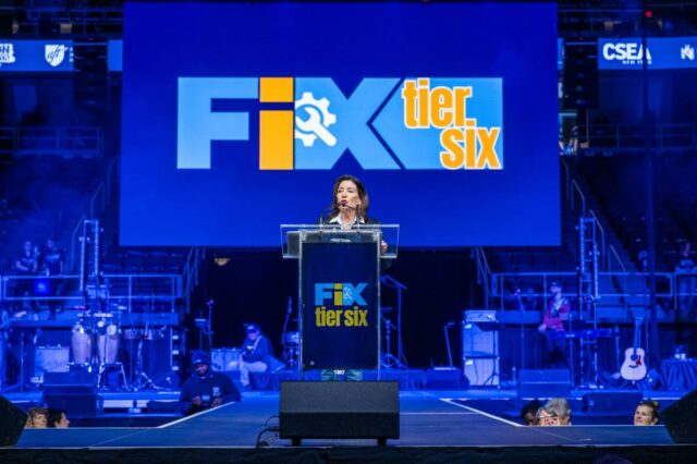 O acordo desprezível de Kathy Hochul com os sindicatos tornará O acordo desprezível de Kathy Hochul com os sindicatos tornará Nova York MENOS acessível