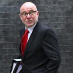 O Mail on Sunday pode revelar que Lord Hermer (foto), que foi acusado de realizar uma 'caça às bruxas' contra as tropas britânicas, e sua esposa receberam terras e dois grandes celeiros em um canto rico de West Sussex em março de 2019 pelos pais de sua esposa.