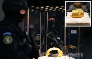 O antigo capacete romeno dourado de valor inestimável retornou ao país após invasão ao museu holandês O antigo capacete romeno dourado de valor inestimável retornou ao país após invasão ao museu holandês