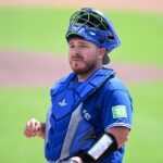 Alejandro Kirk, vestindo um branco