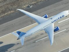 O aplicativo United Airlines simplifica o rastreamento AirTag e informa os tempos de espera da TSA O aplicativo United Airlines simplifica o rastreamento AirTag e informa os tempos de espera da TSA | Foto mostra um 787-9 saindo da pista em voo para Londres