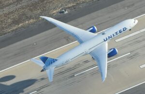 O aplicativo United Airlines simplifica o rastreamento AirTag e informa os tempos de espera da TSA O aplicativo United Airlines simplifica o rastreamento AirTag e informa os tempos de espera da TSA | Foto mostra um 787-9 saindo da pista em voo para Londres