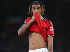 O ás do Man Utd insiste que ‘tentou lutar’ por duas posições por ‘muito tempo’ antes de se tornar defensor O ás do Man Utd insiste que ‘tentou lutar’ por duas posições por ‘muito tempo’ antes de se tornar defensor