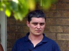 O assassino de Soham, Ian Huntley, morreu após ser atingido na cabeça ‘várias vezes com uma barra de metal’ em um ataque na prisão, ouve o inquérito Huntley cumpria pena de prisão perpétua pelos assassinatos das estudantes Holly Wells e Jessica Chapman, de 10 anos, em Soham, Cambridgeshire, em 2002.