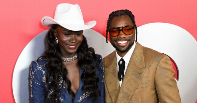 O atleta olímpico Noah Lyles recebeu reação negativa pela forma como reagiu ao vestido de noiva de sua esposa Junelle Bromfield. Ela acabou de responder
