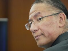 O ator de ‘Dances With Wolves’, Nathan Chasing Horse, é condenado à prisão perpétua por agressão sexual O ator de 'Dances With Wolves', Nathan Chasing Horse, é condenado à prisão perpétua por agressão sexual