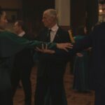 O ator de 'Os Testamentos', Brad Alexander, sobre o 'Afeto Restringido' de Garth por Agnes, o que sua 'posição de maior risco' significa para ela depois do baile