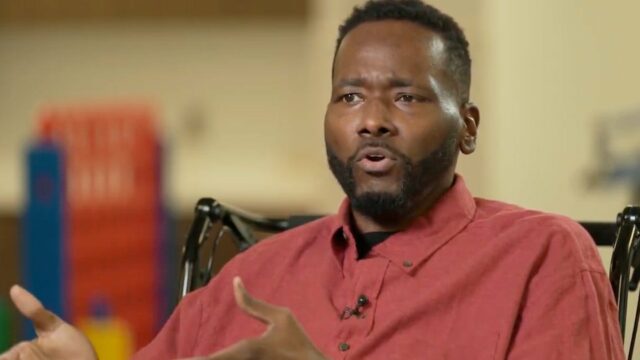 Michael Cera e Aubrey Plaza comparecem ao 