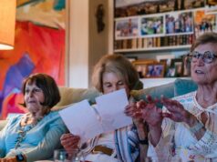 O ‘bebê do grupo’ tem 83 anos: como um clube do livro Pacific Palisades permanece inquebrável O 'bebê do grupo' tem 83 anos: como um clube do livro Pacific Palisades permanece inquebrável