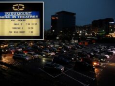 O cinema drive-in de Los Angeles custa apenas US $ 14 e é a noite divertida perfeita para um encontro O cinema drive-in de Los Angeles custa apenas US $ 14 e é a noite divertida perfeita para um encontro