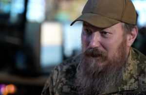 O comandante dos drones da Ucrânia tem o petróleo, as tropas e o moral russos em vista Um drone de longo alcance é lançado no leste da Ucrânia