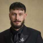 O criador/estrela de 'Half Man', Richard Gadd, fala sobre sua transformação física, levando uma batida depois de sua série consecutiva e sua versão quente de atum e manteiga de amendoim