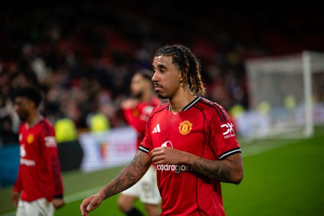 O desempenho de Leny Yoro agora faz com que todos O desempenho de Leny Yoro agora faz com que todos os fãs do Man Utd façam a mesma afirmação após a derrota do Leeds em Old Trafford