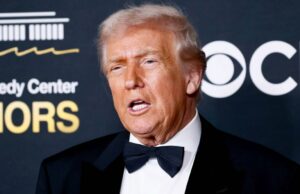 O dilema dos correspondentes na Casa Branca: brindar à Primeira Emenda enquanto Trump a atropela | Análise O jornalista Don Lemon chega com sua equipe jurídica para uma audiência de acusação no Warren E. Burger Federal Building e no Tribunal dos EUA em 13 de fevereiro de 2026 em St. (Crédito: Stephen Maturen/Getty Images)