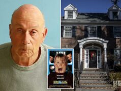 O ex-proprietário da casa ‘Home Alone’ John Abendshien foi encontrado morto dias após prisão por pornografia infantil O ex-proprietário da casa 'Home Alone' John Abendshien foi encontrado morto dias após prisão por pornografia infantil