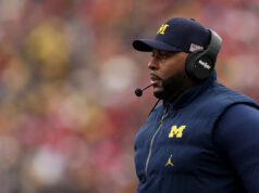 O ex-técnico do Michigan, Sherrone Moore, evita pena de prisão como parte do acordo judicial Download app from appStore