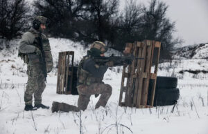 O exército da Ucrânia evolui sob ataque, com novas unidades desafiando o legado soviético Yahoo news home