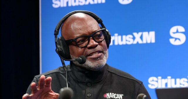 Emmitt Smith consideraria treinar o Dallas Cowboys se solicitado