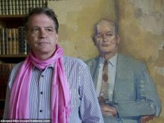 O filho secreto do confidente playboy da princesa Margaret, Lord Glenconner, foi eliminado como terapeuta por causa de jogos sexuais com um paciente Joshua Bowler (foto), 70 anos, foi considerado culpado de má conduta depois de beijar e acariciar uma paciente durante sessões de terapia no sótão de sua casa em Londres