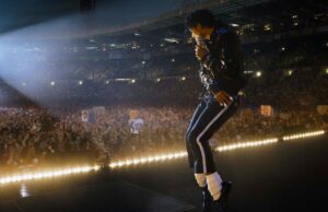 “O filme de ‘Michael’ é um sucesso de bilheteria, mas gera polêmica” . Aqui está o porquê "O filme de 'Michael' é um sucesso de bilheteria, mas gera polêmica" . Aqui está o porquê