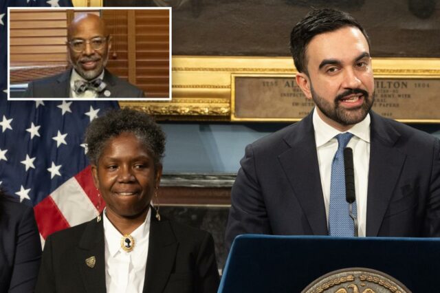 O funcionário da liberdade condicional de Nova York foi demitido O funcionário da liberdade condicional de Nova York foi demitido por denunciar um suposto encontro amoroso entre o nomeado por Mamdani e seu principal assessor: processo