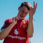 O garoto-prodígio parecido com Roy Keane acabou de mostrar a Michael Carrick por que ele não pode ser esquecido em meio à remodelação do meio-campo do Man Utd - Opinião