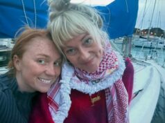 O governo alertou Juliet e suas filhas para não se juntarem a este grupo. Eles vão de qualquer maneira Bronte Gossling