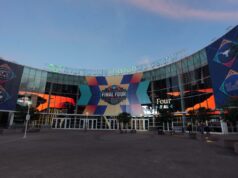 O grande bloqueio de Lauren Betts preserva as vitórias femininas da Final Four da UCLA Fachada do Mortgage Matchup Center com logotipos do 2026 NCAA Women's Final Four para UConn, Carolina do Sul, UCLA e Texas.