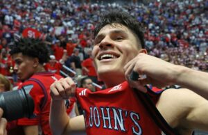 O herói do St. John’s March Madness, Dylan Darling, entra no portal de transferência O herói do St. John's March Madness, Dylan Darling, entra no portal de transferência