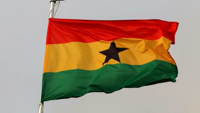 O jogador de futebol ganês Dominic Frimpong morreu em ataque ao ônibus do time Berekum Chelsea
