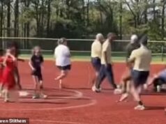 O jogo de softball da liga infantil se transforma no caos enquanto o técnico enlouquece com o time adversário em um vídeo viral Uma briga indisciplinada em um jogo de softball juvenil na Geórgia se tornou viral