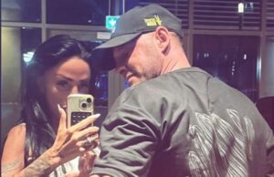 O marido de Katie Price, Lee Andrews, compartilha outro clipe dele gerado por IA fazendo compras na M&S, apesar de ter sido proibido de deixar Dubai O marido de Katie Price, Lee Andrews, sofreu outra gafe estranha de IA depois de postar um clipe dele mesmo 'fazendo compras' na Marks & Spencer - apesar de ter sido proibido de deixar Dubai