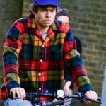 O marido de Keira Knightley, James Righton, foi fotografado sem sua aliança de casamento, semanas depois de ter sido revelado que a atriz retirou seu nome de casada dos documentos oficiais