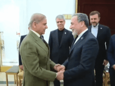 O ministro das Relações Exteriores do Irã, Abbas Araghchi, e o primeiro-ministro do Paquistão, Shehbaz Sharif, se reúnem no Paquistão O ministro das Relações Exteriores do Irã, Abbas Araghchi, e o primeiro-ministro do Paquistão, Shehbaz Sharif, se reúnem no Paquistão