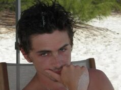 O momento embaraçoso de Timothee Chalamet quando seu luxuoso carro elétrico é rebocado de sua mansão em Beverly Hills Timothée Chalamet enfrentou mais um momento embaraçoso no sábado, quando seu carro elétrico Lucid Air de última geração foi rebocado de sua casa em Beverly Hills