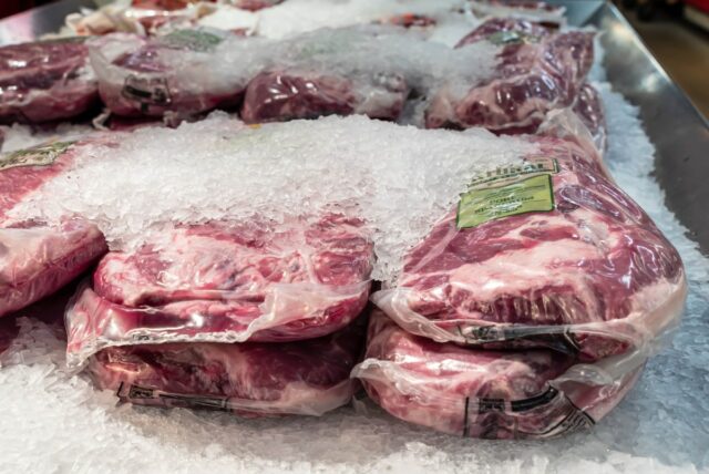 O motivo de uma mulher comer comida congelada de um O motivo de uma mulher comer comida congelada de um amigo é aplaudido: ‘Nossa carne agora’