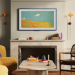 uma pessoa usando o recurso de correspondência da sala da amazon ember artline tv