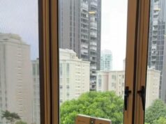 ‘O país mais limpo do mundo’, os incríveis aparelhos de limpeza doméstica de Cingapura revelados No TikTok no início deste ano, a influenciadora de Cingapura Cherie a demonstrou usando um prático ‘winbot’ da empresa ECOVACS – que ela usa para limpar suas janelas sem cansar os braços.