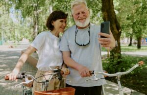 O ‘paradoxo da confiança’: Boomers optimistas em relação à reforma apesar da falta de planeamento. Como se preparar para o ‘pico 65’ O 'paradoxo da confiança': Boomers optimistas em relação à reforma apesar da falta de planeamento. Como se preparar para o 'pico 65'