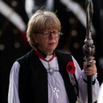 Dame Sarah Mullaly apoiou o Papa Leão XIV hoje depois de ele ter condenado “um punhado de tiranos” que assolam o mundo numa repreensão selvagem a Donald Trump