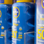 O protetor solar do ano passado (provavelmente) ainda é bom