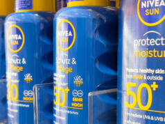 O protetor solar do ano passado (provavelmente) ainda é bom O protetor solar do ano passado (provavelmente) ainda é bom