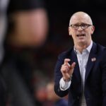 O que Dan Hurley da UConn fez imediatamente após a vitória na Final Four foi estranho