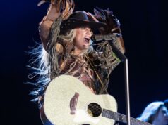 O que Lainey Wilson fez depois que o vento desligou brevemente a Stagecoach O que Lainey Wilson fez depois que o vento desligou brevemente a Stagecoach