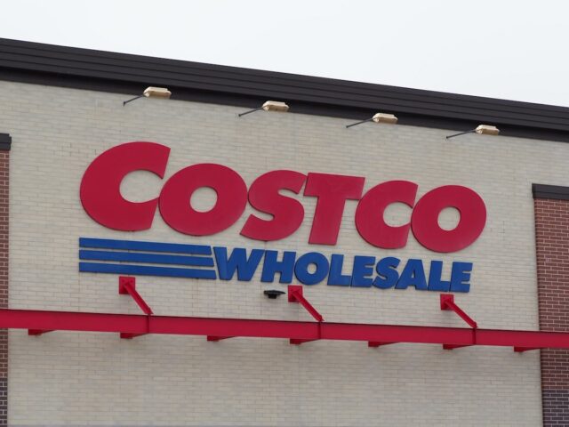 O que está aberto, o que está fechado no Domingo O que está aberto, o que está fechado no Domingo de Páscoa? Mercearias, drogarias e muito mais