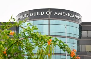 O que há no acordo WGA: US$ 321 milhões em financiamento de saúde, prêmios mais altos, melhores resíduos, mais reuniões de IA (EXCLUSIVO) O que há no acordo WGA: US$ 321 milhões em financiamento de saúde, prêmios mais altos, melhores resíduos, mais reuniões de IA (EXCLUSIVO)